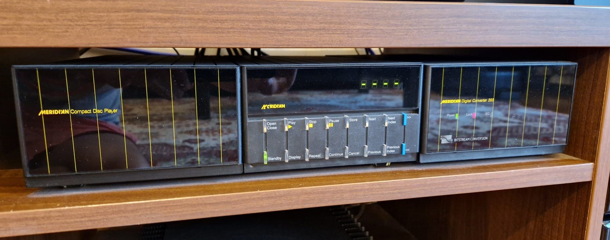 Meridian 200 CD player transport+ Meridian 203 DAC+дистанционно