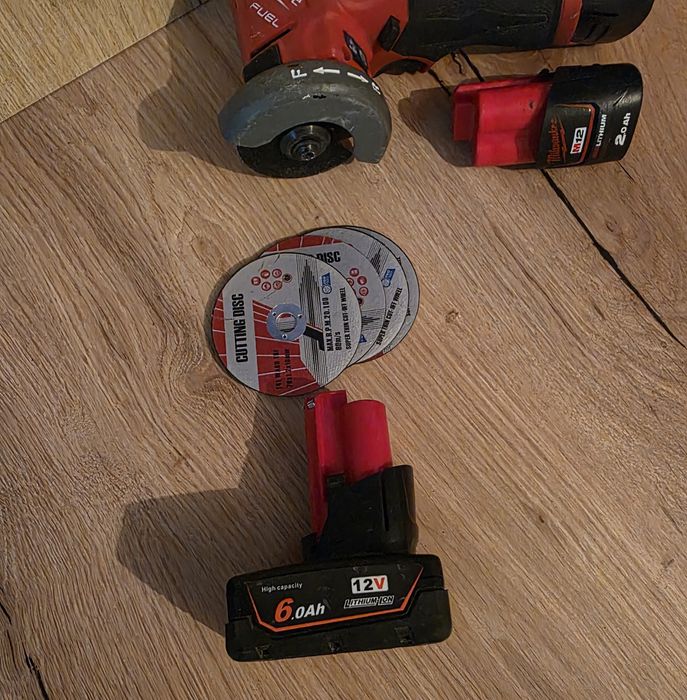 Milwaukee M12 FCOT-0 multifunctionala mini flex cu 3 acumulatori