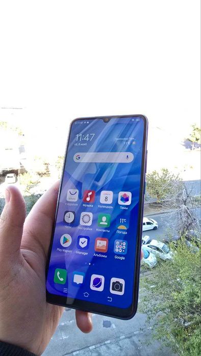 Продаётся телефон Vivo 1920