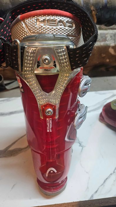 Запазени ски обувки