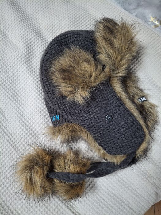 Шапка ушанка Helly Hansen . Един размер.ученическа