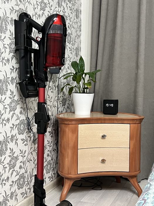 Срочно продам дешево 2 шт тумбы и кровать