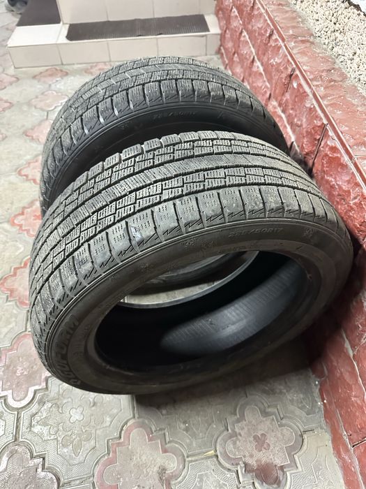 Поодам пару зимних шин 225 50 R17