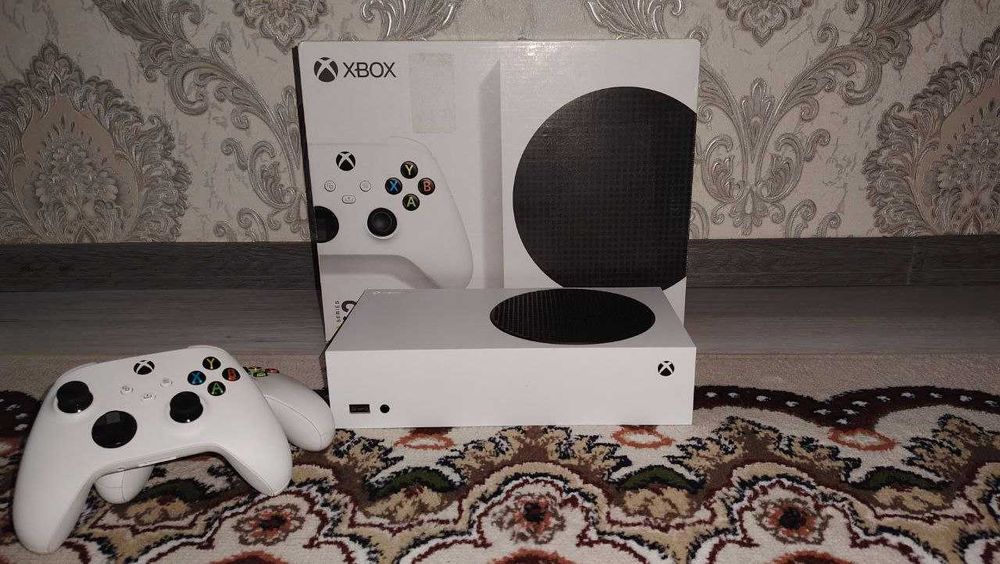 Xbox series s 512гб 2 джойстик игры в идеальном состоянии
