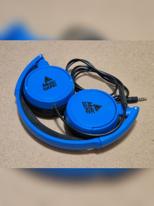 Căști albastre cu fir