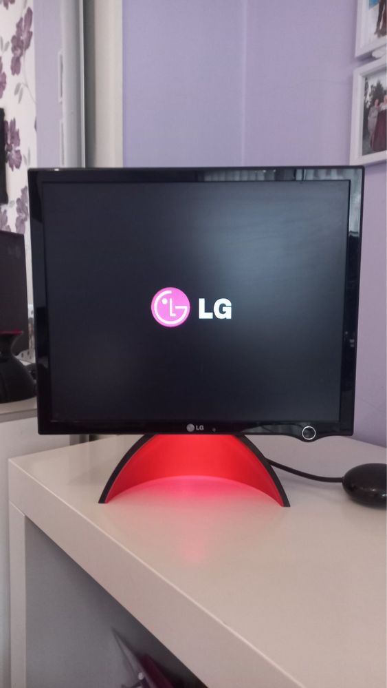 LG L1900J-BF TFT LCD Fantasy Series 'Jar' компютърен монитор