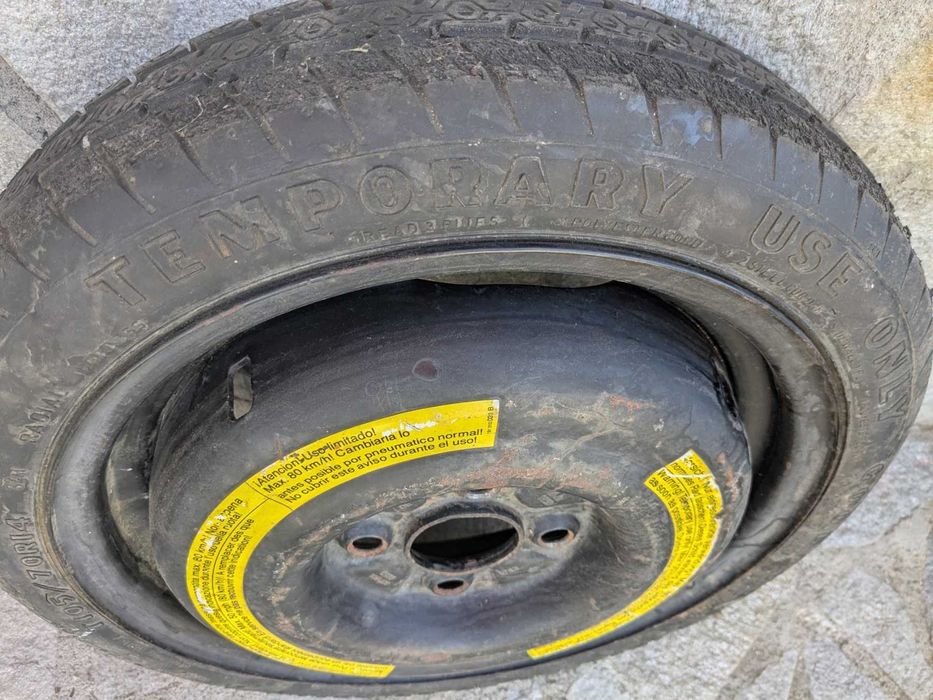 Продавам резервна гума,,патерица"от Голф3/1995г./с джанта-105/70R14