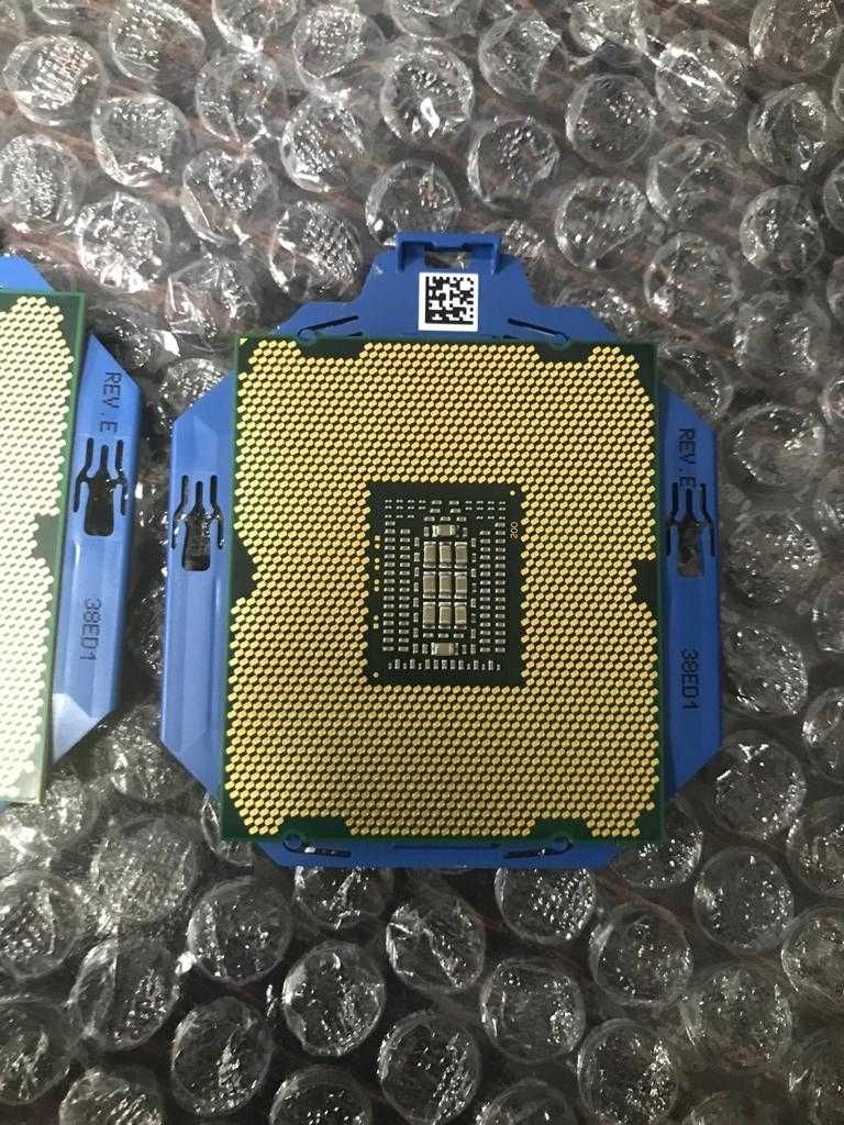 Procesoare Xeon E5 2670 si 2690