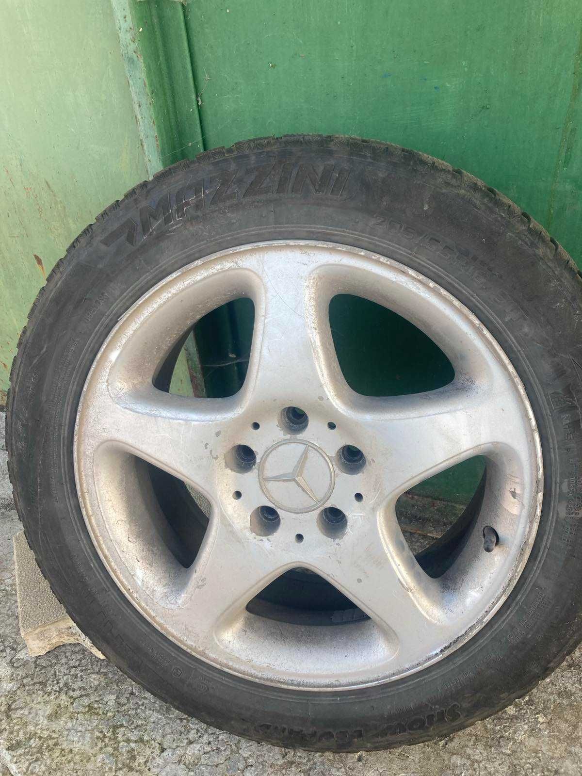 Гуми с джанти за Mercedes-C класа