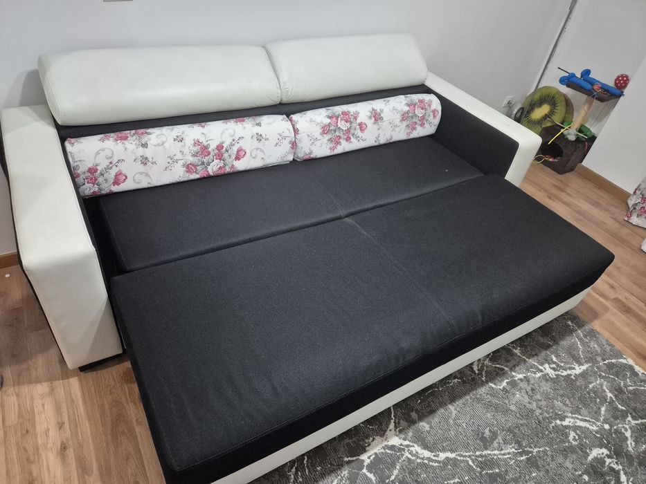 Canapea 3 locuri extensibila