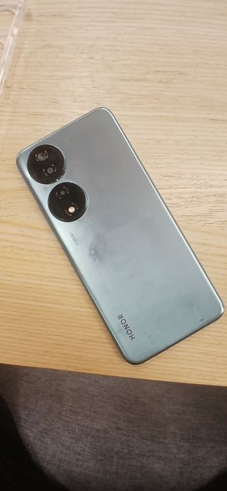 Продам смартфон HONOR X7B