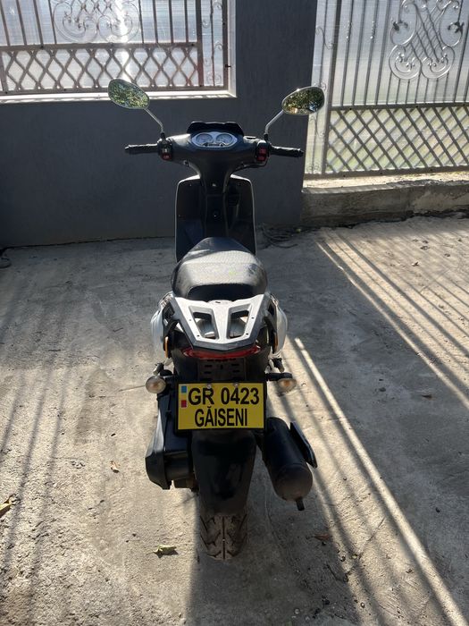 Scuter pe benzina