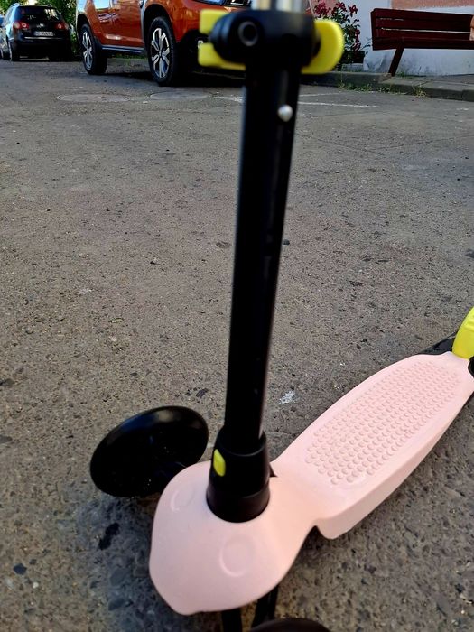 Vând trotinetă fetițe