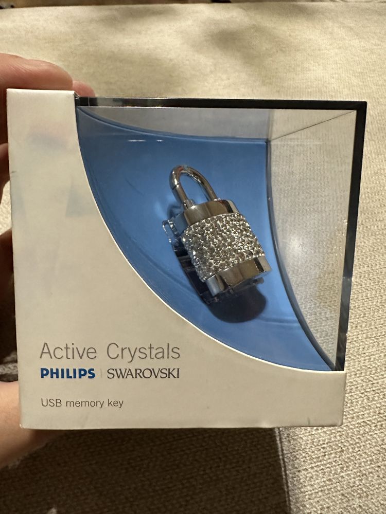 Philips Swarovski Active Crystals " Lock Out " USB Memory Key