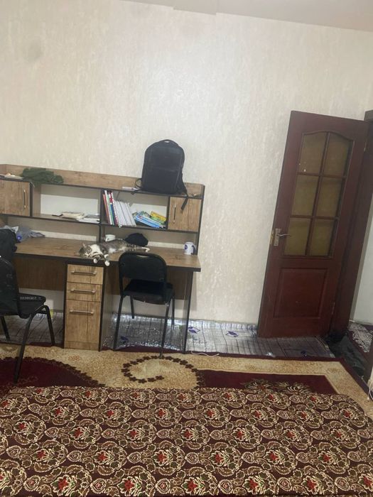 4 xonali kvartira 9 etaj SROCHNA