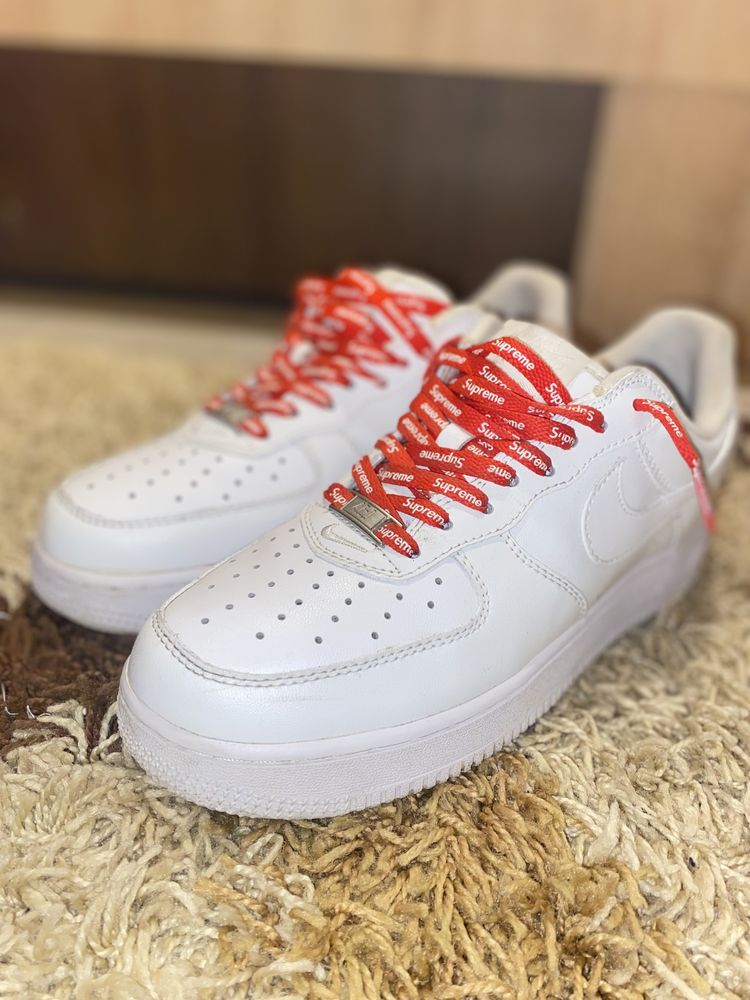 Schimb air force 1 supreme