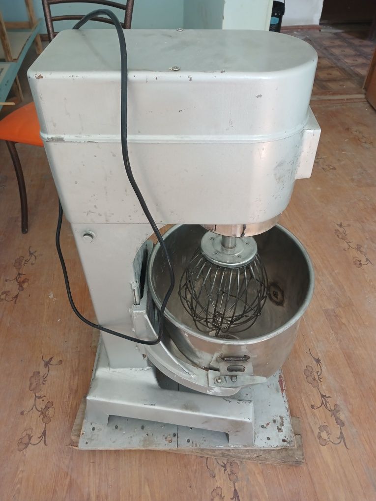 Mikser 30 kg   220V li