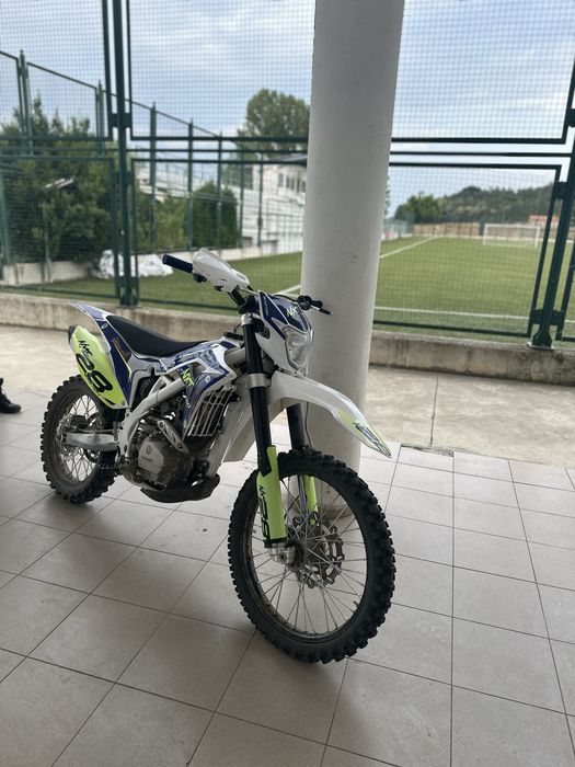 Продавам мотор кросов мотор