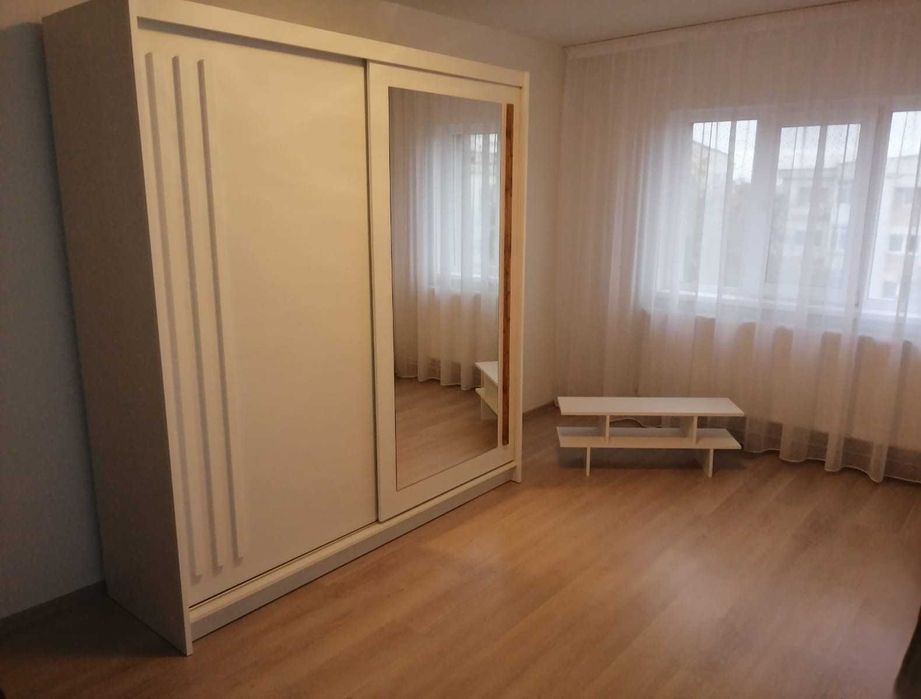 Urgent - Inchiriez apartament cu 3 camere - renovat complet
