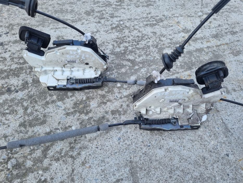 Incuietoare usa dreapta fata VW Golf 6
