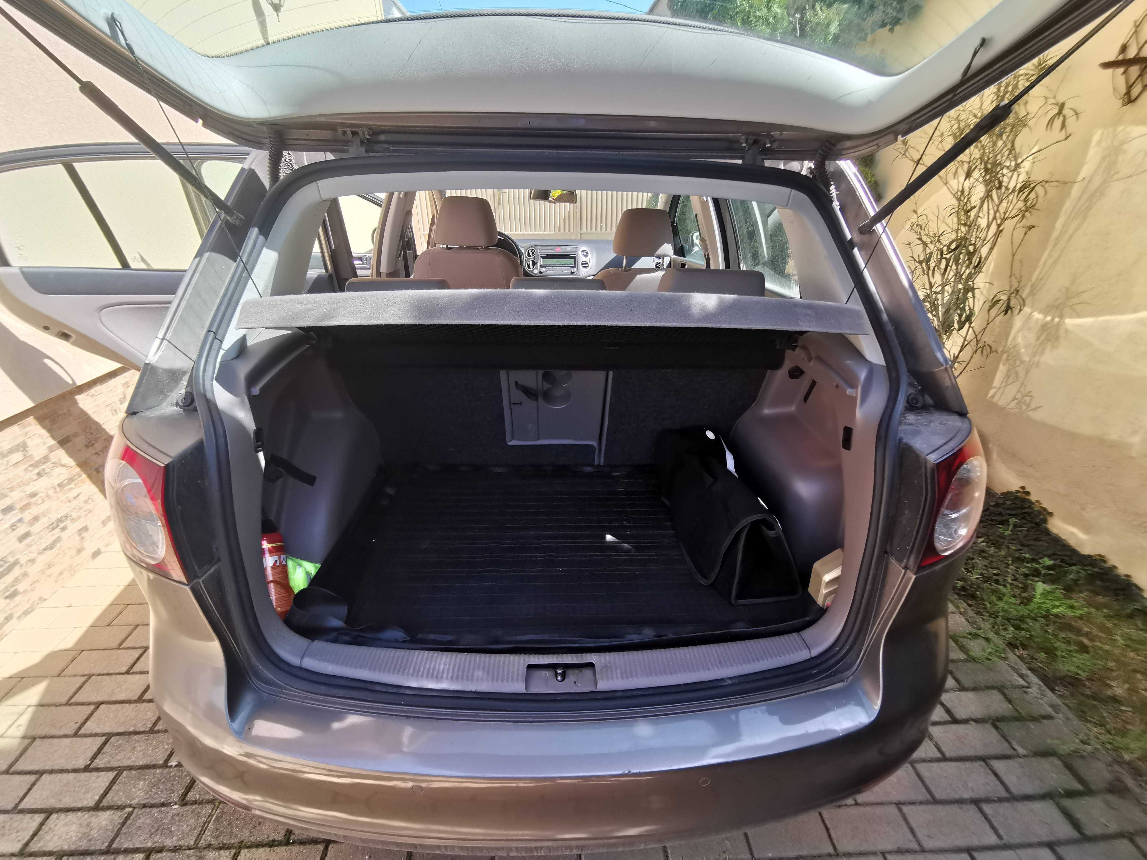 VW Golf Plus 2009 / Cutie automata DSG / 77.100 Km