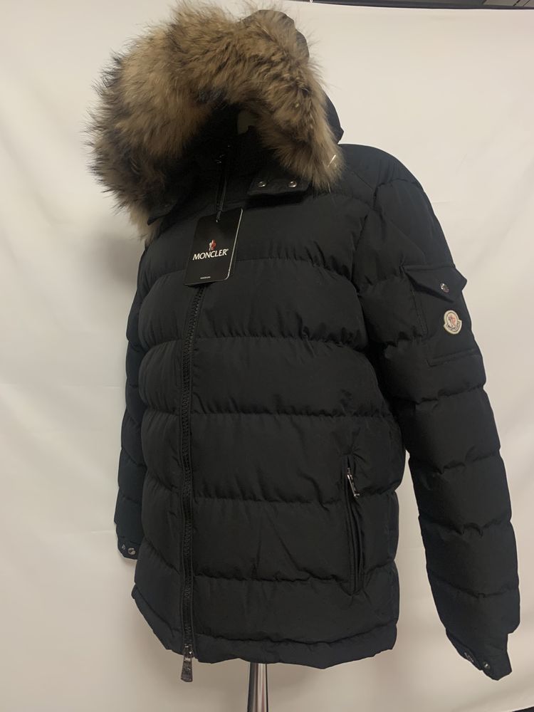 Geaca Moncler originala made in Romania model mat