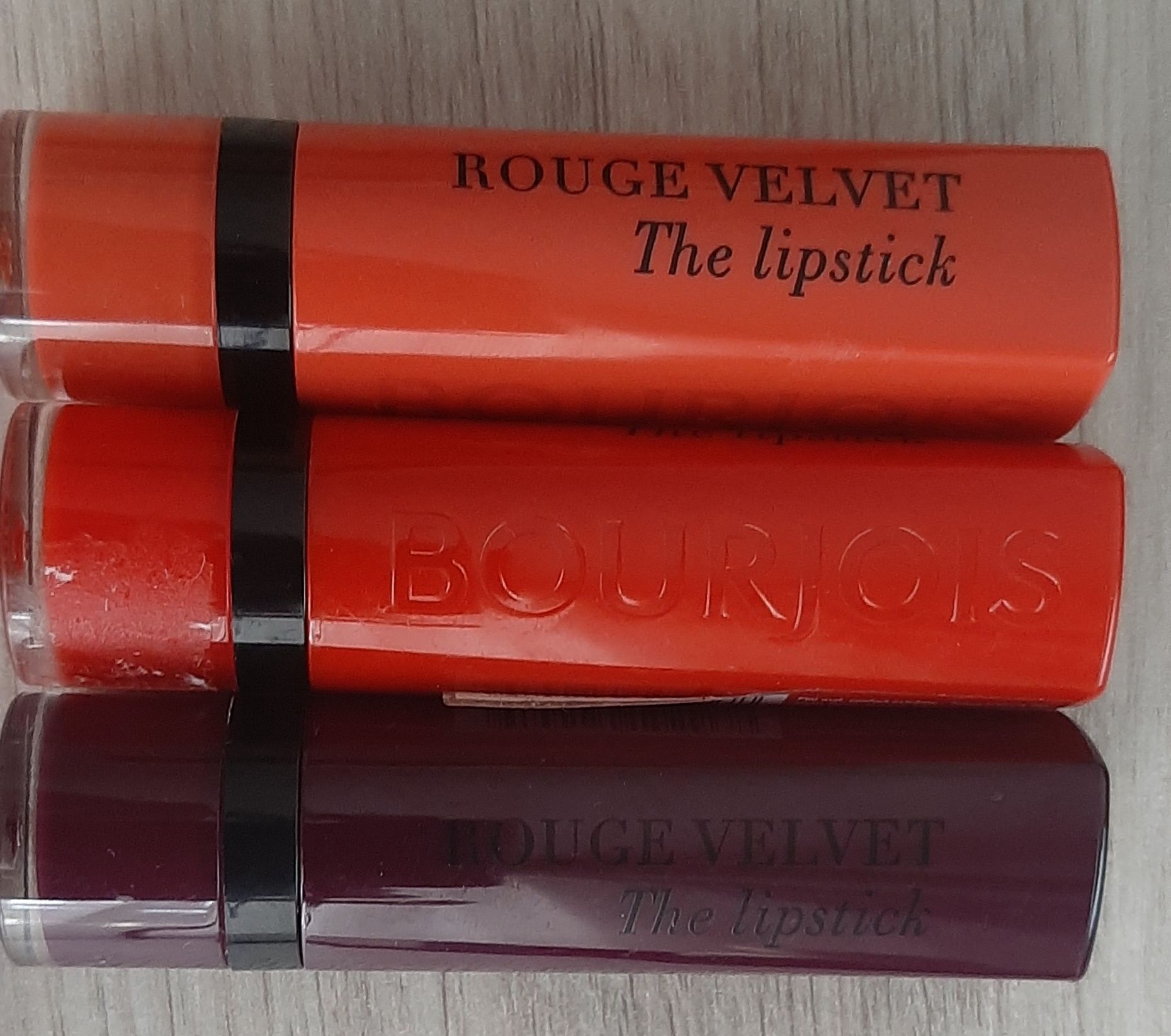 Set 3 rujuri Bourjois Rezistent Rouge The Lipstick 2.4g 45 lei set