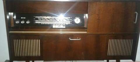 Radio vechi pe lampi