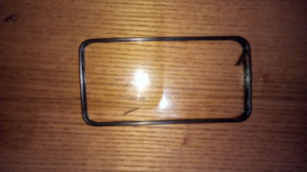 Защитный бампер на Айфон 4s,заднее стекло.На Samsung galaxy Alpha чехо