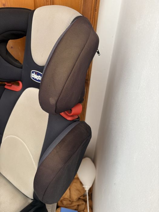 Chicco столчета за кола 9-18 кг и 15-36