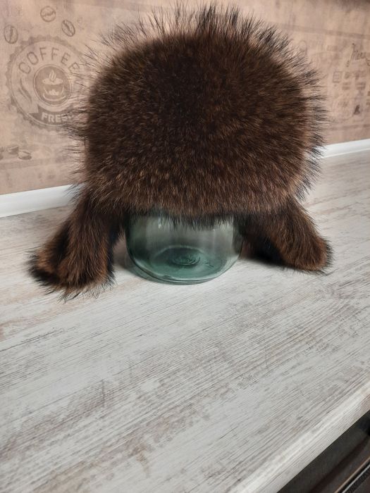 Продам мужскую шапку из енота