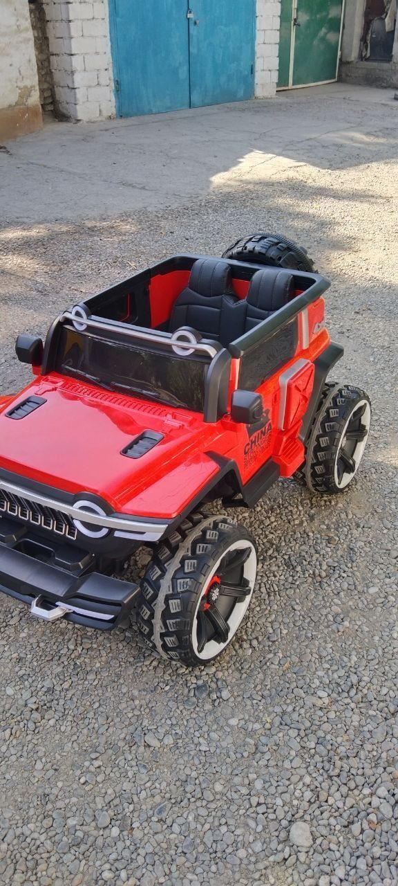 детский машина 4×4