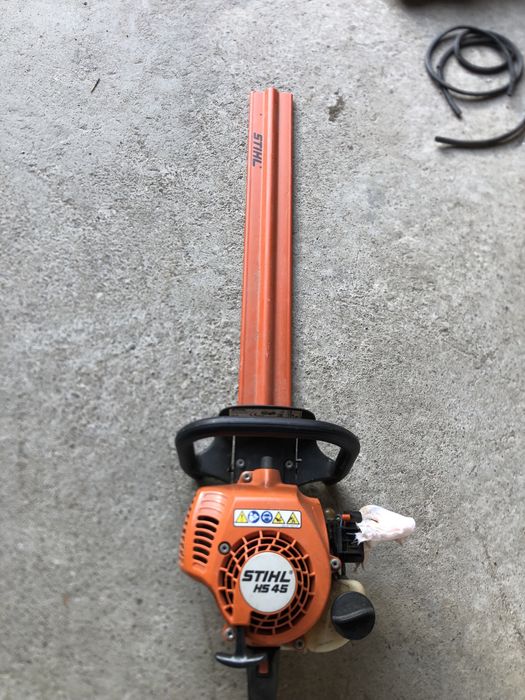 Vând scule de grădină pe benzină,