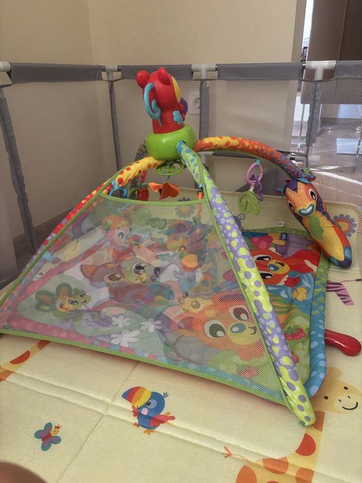 Активна гимнастика със светлини и музика Playgro