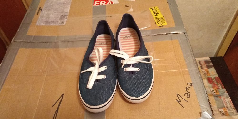 Tenesi / Bascheti Jeans F&F ,a dusi din UK , mas. UK6- EU39