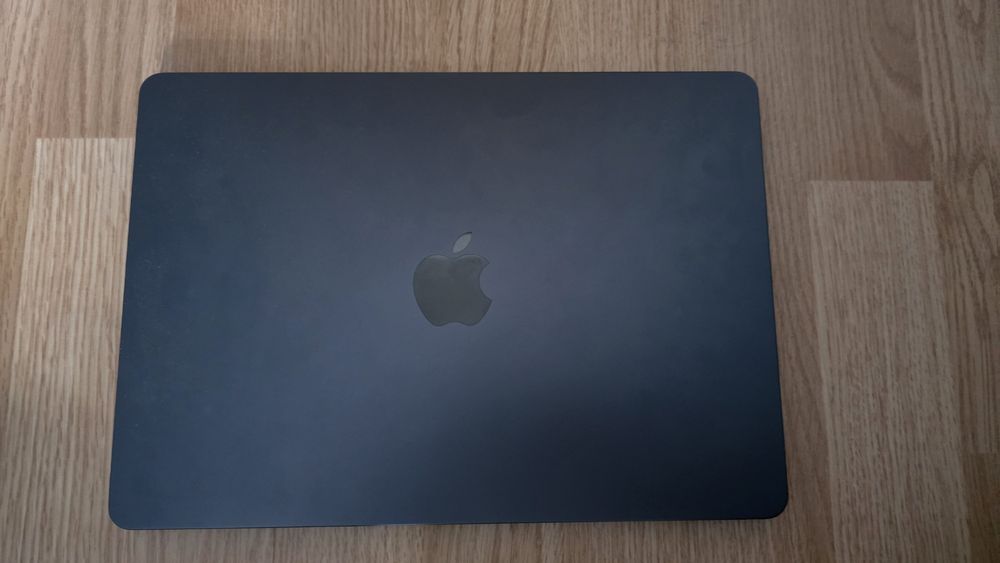 MacBook Air M3 13" 100% baterie 8GB 256GB