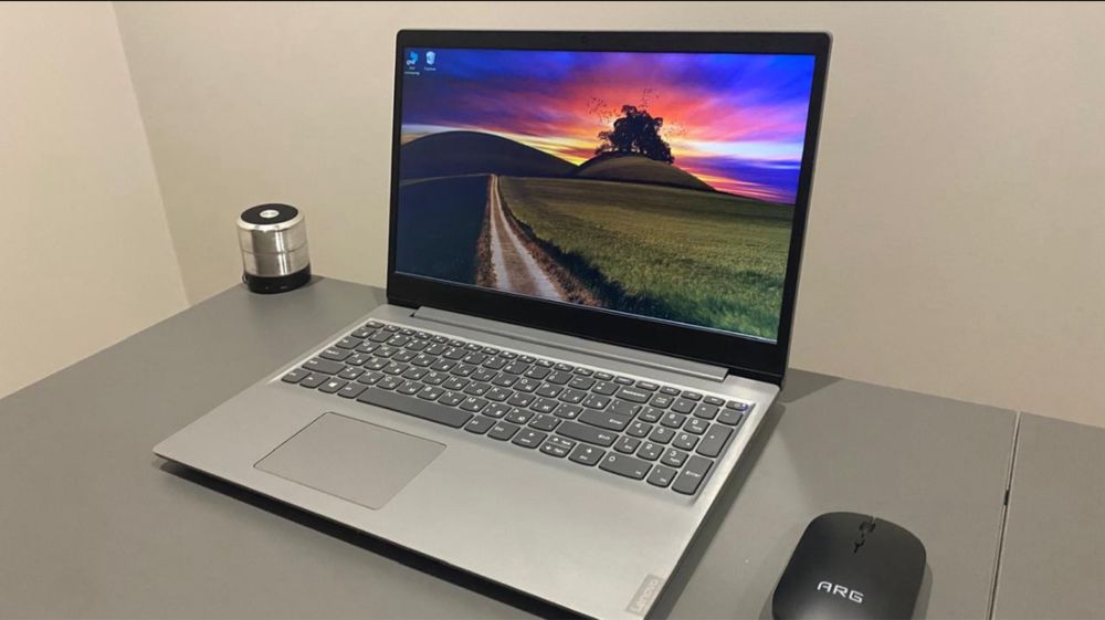 Ноутбук Lenovo..