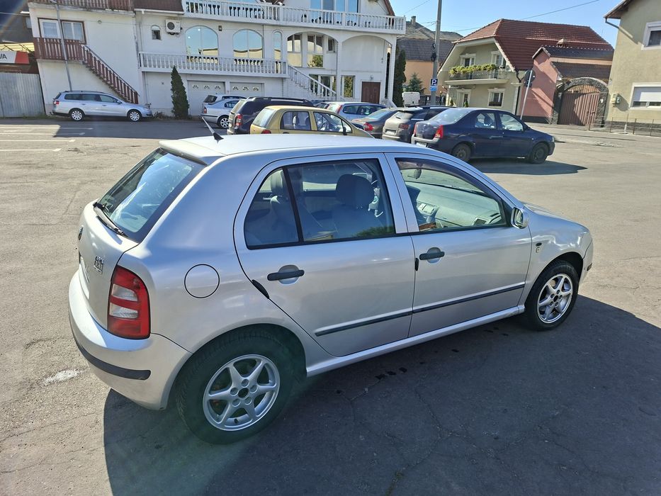 Skoda fabia argintie benzina 1,4 w