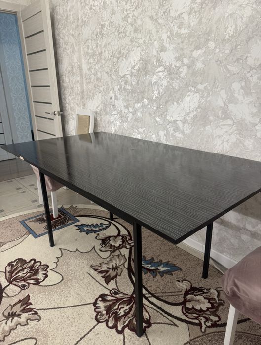 Продаю стол и стулья на кухню 8 штук