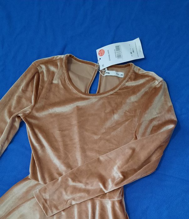 Rochie noua cu eticheta