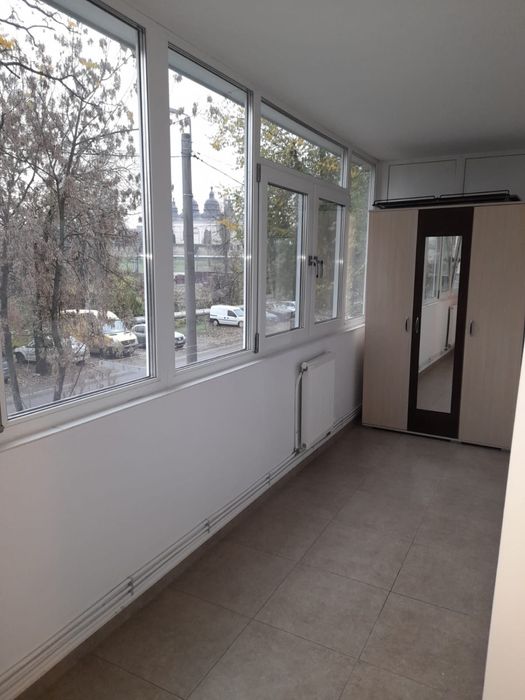 Inchiriez apartament 2 cam