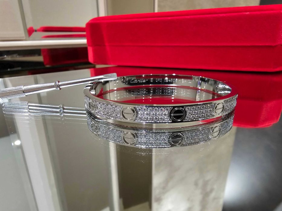 CARTIER Love Paved Silver Classic Diamonds Гривна с Отверка