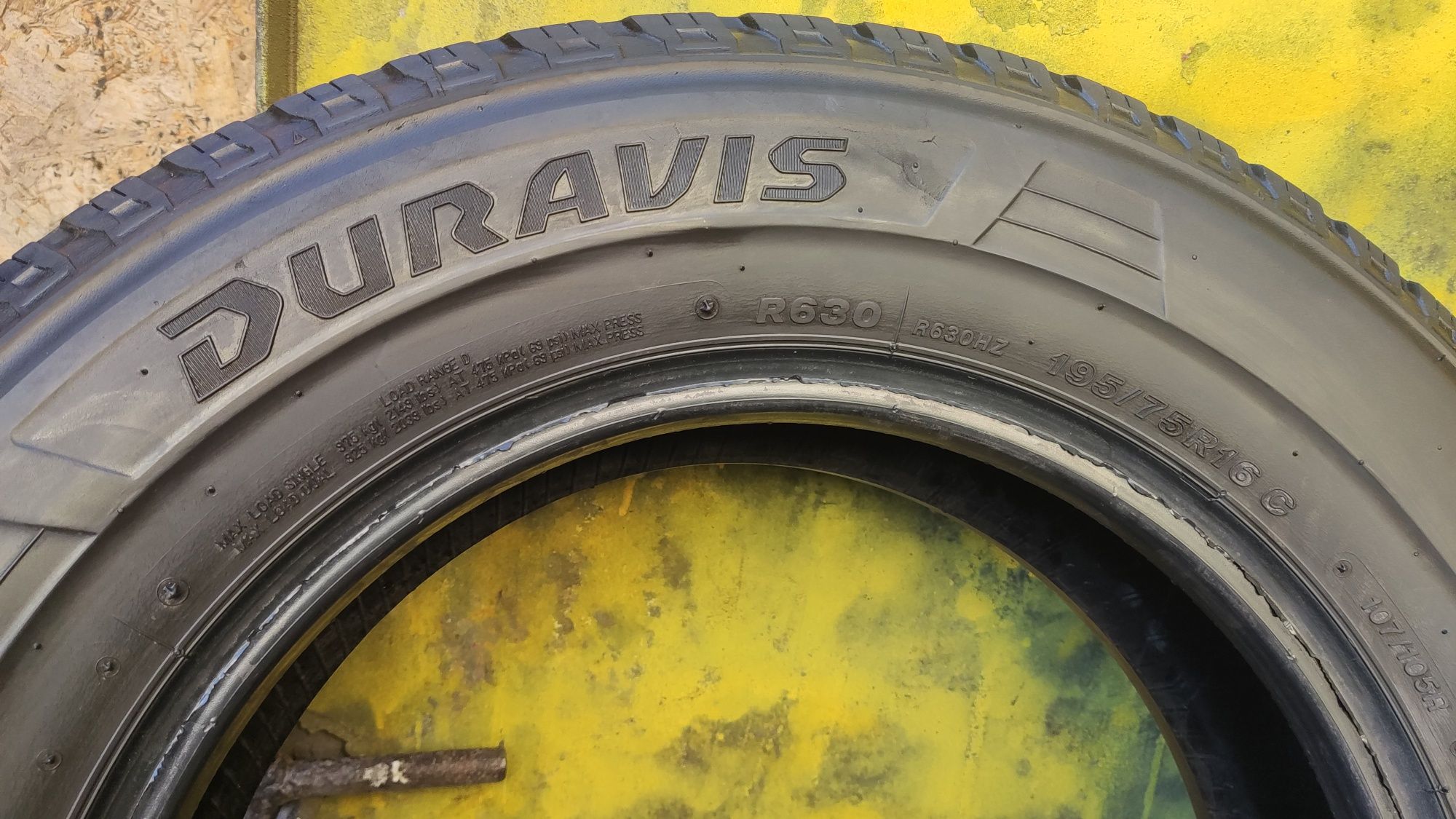 2бр бусови гуми 195/75/16C Bridgestone Duravis 107/105R, 7.4мм грайфе