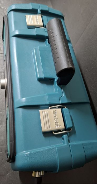 Radio Makita 18v si 220v DAB,2x25w usb aux bluetooth