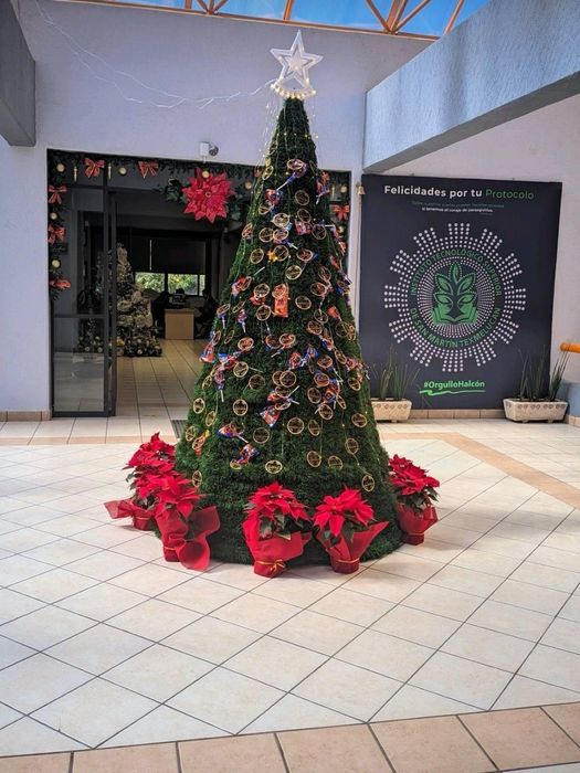 Новогодние оформления, янги йилга безатиб берамиз.арча,подсветкалр киб