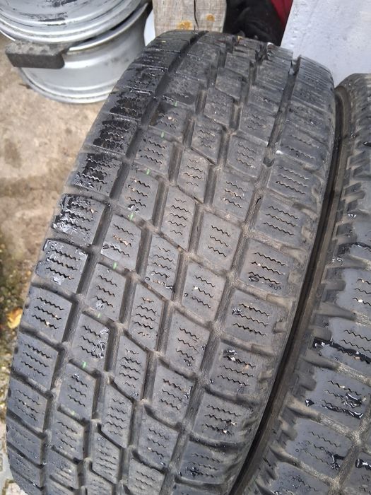 195 60 16 С за БУС  TOYO 4броя зимни