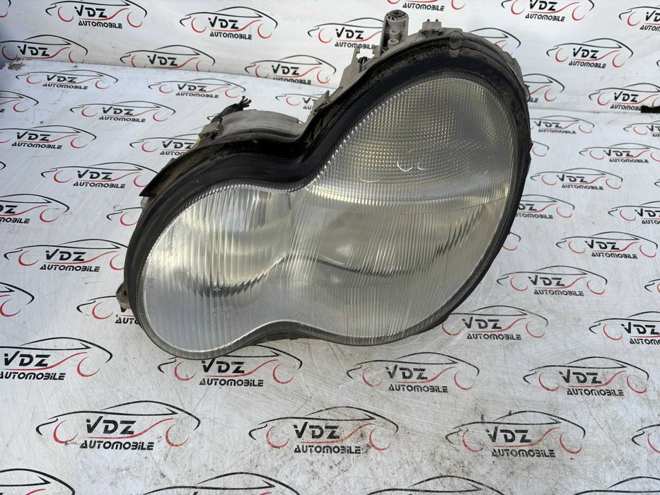 Far stanga Mercedes C Class an 2005