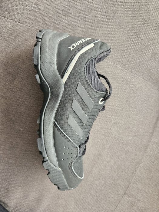 Vând încălțăminte baietel