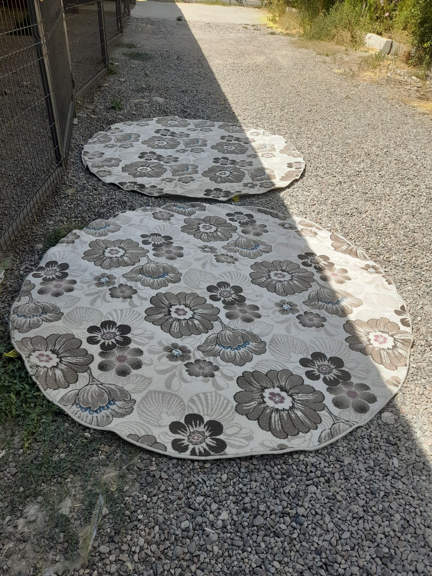 Два одинаковых ковра 2 × 2