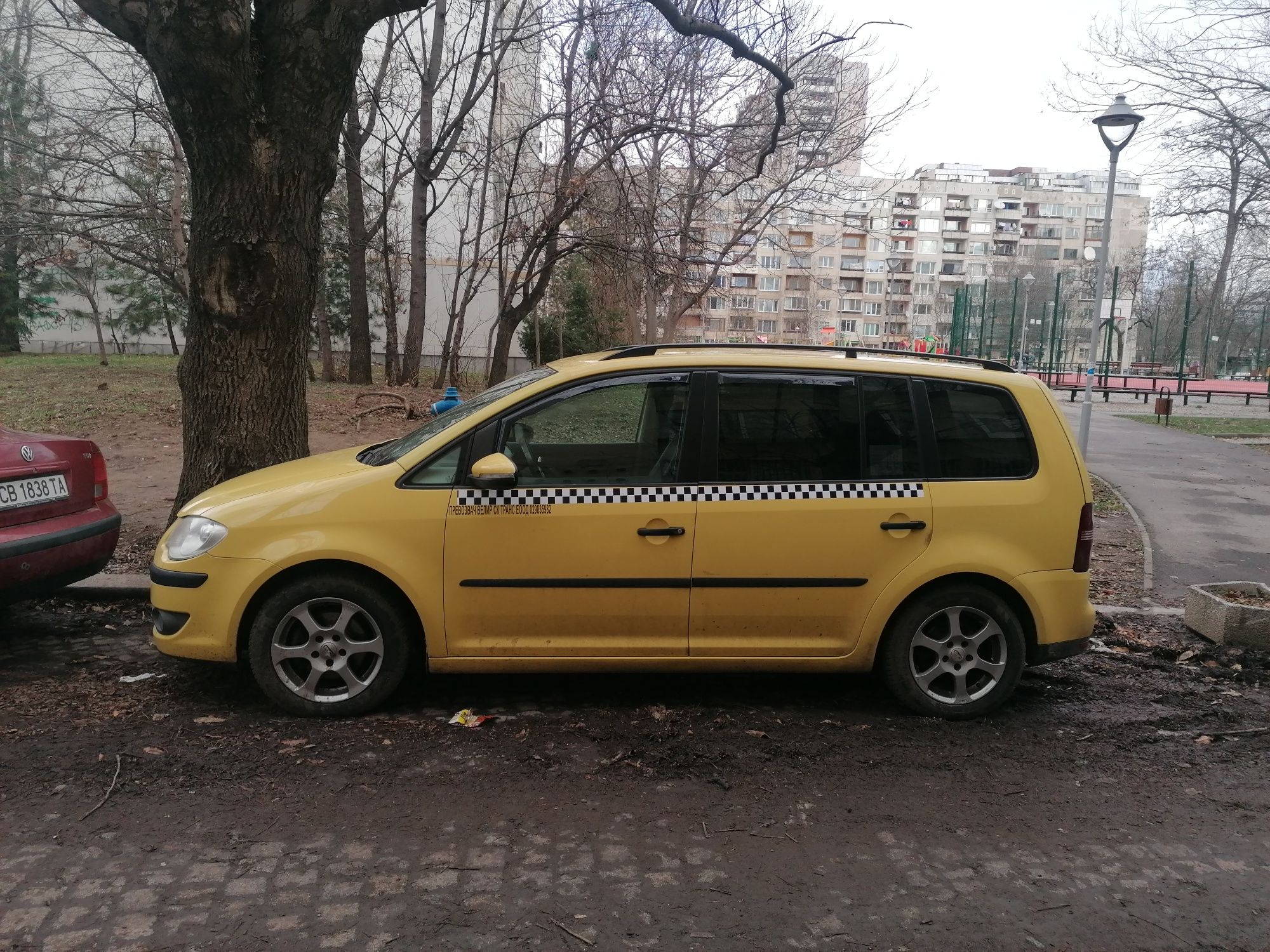 Volkswagen touran седем скорости dsg в перфектно техническо състояние.